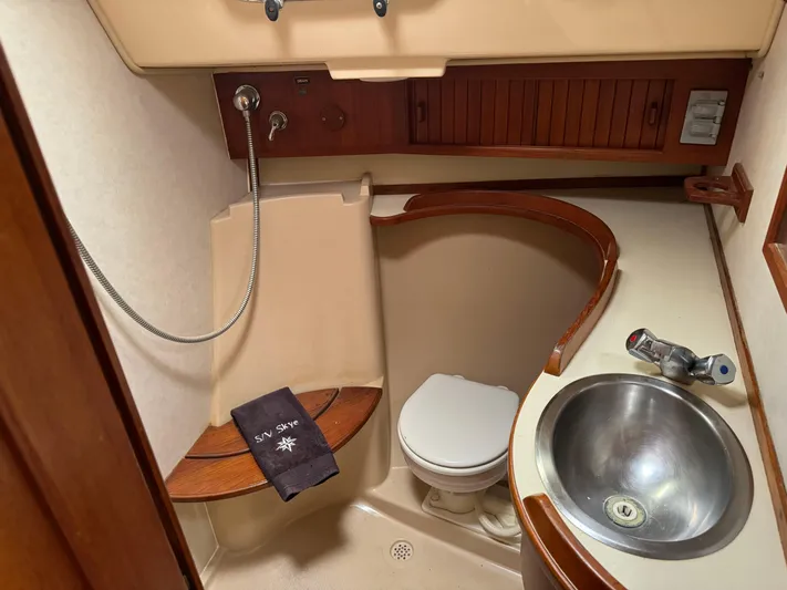 Skye Yacht Photos Pics 