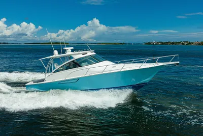 2013 Viking 42 Open