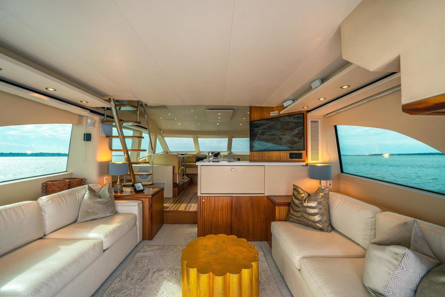 2009 Hatteras 60 Motor Yacht