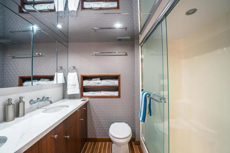 Little Waves Yacht Photos Pics 