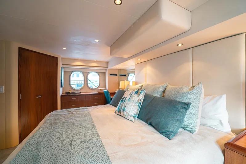 Little Waves Yacht Photos Pics 