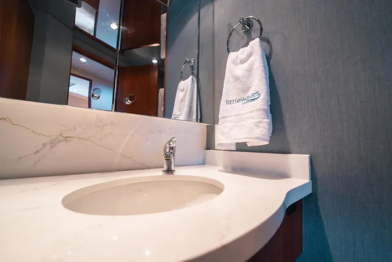 Little Waves Yacht Photos Pics 