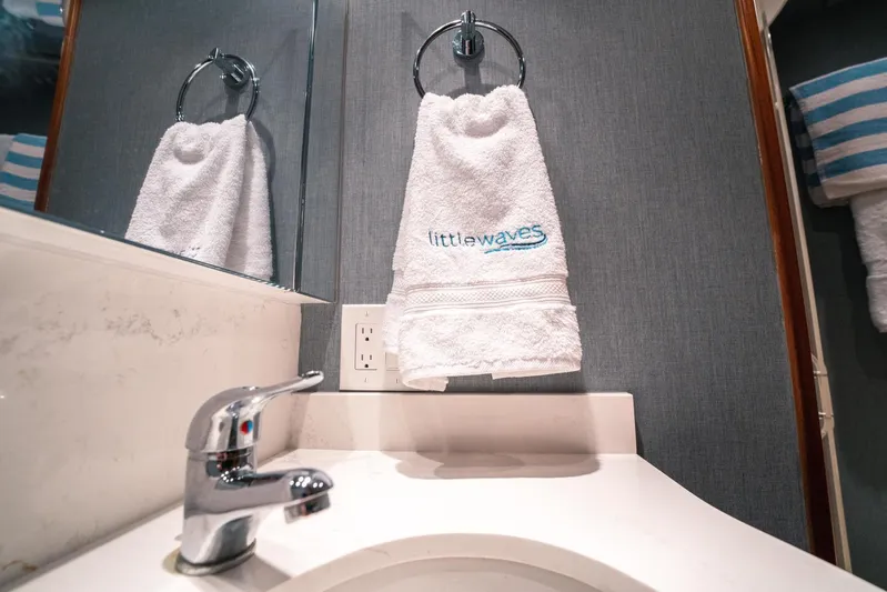 Little Waves Yacht Photos Pics 