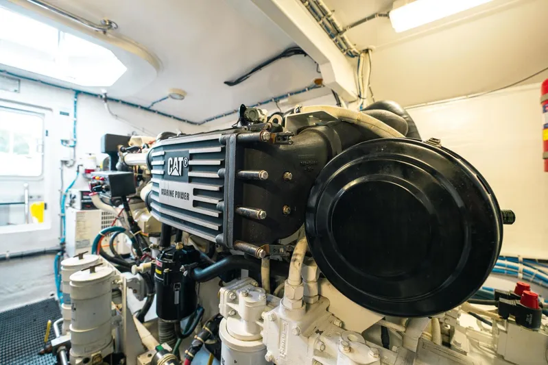 Little Waves Yacht Photos Pics 