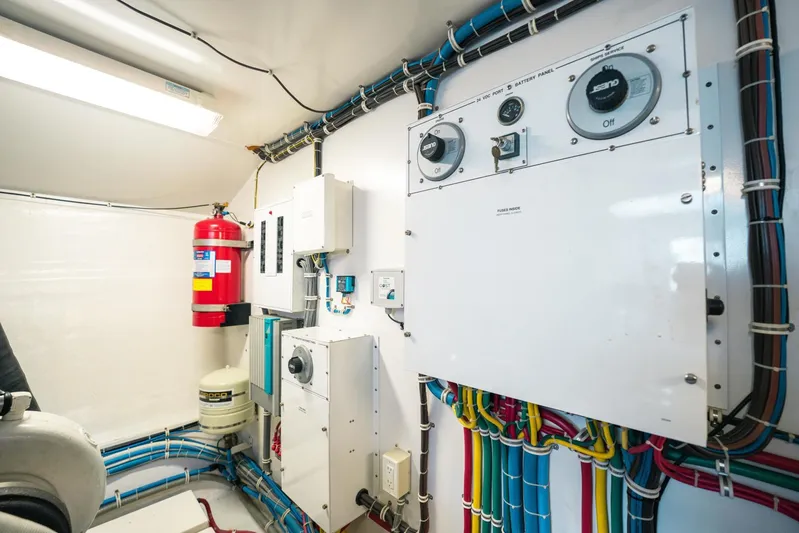 Little Waves Yacht Photos Pics 