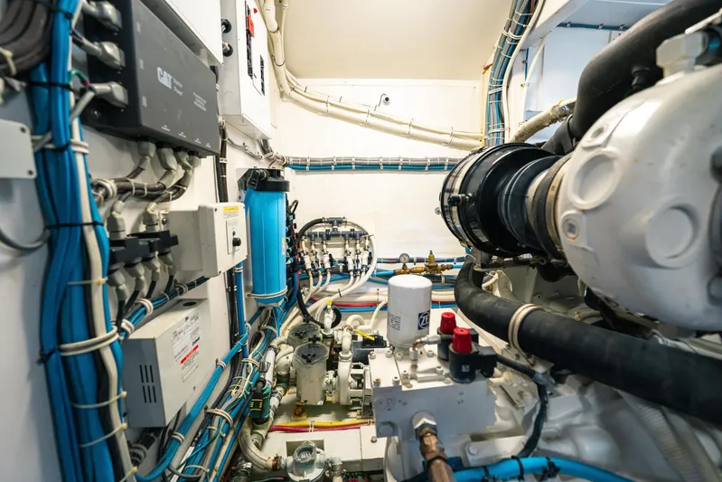 Little Waves Yacht Photos Pics 