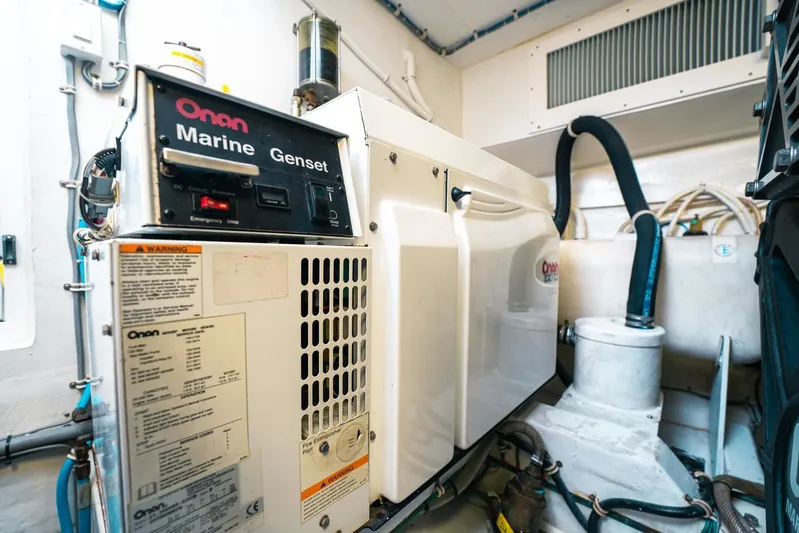 Little Waves Yacht Photos Pics 