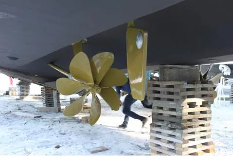 Little Waves Yacht Photos Pics 