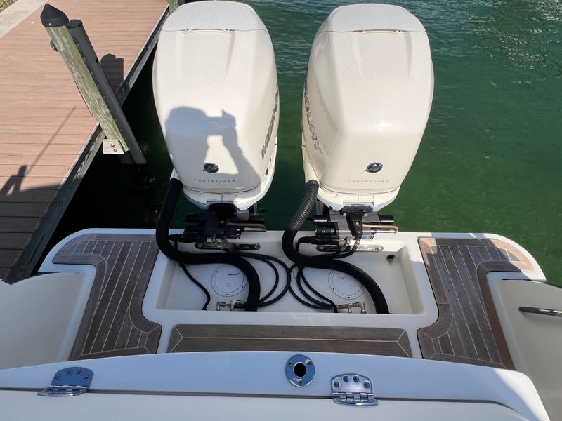 2018 Chris-Craft Calypso 30