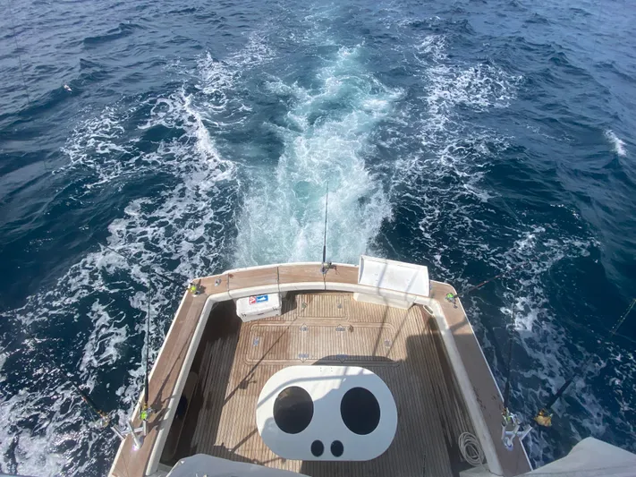Fan Tail II Yacht Photos Pics 