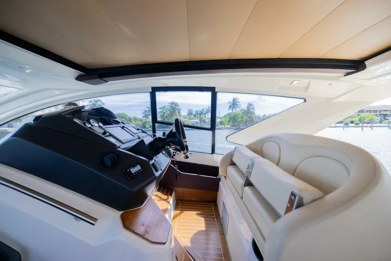 She's Royal Yacht Photos Pics 2014 Cranchi Ht 44 - Image 27