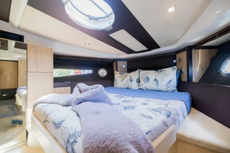 She's Royal Yacht Photos Pics 2014 Cranchi Ht 44 - Image 33