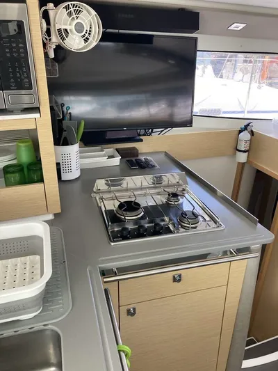 Breathing Room Yacht Photos Pics 