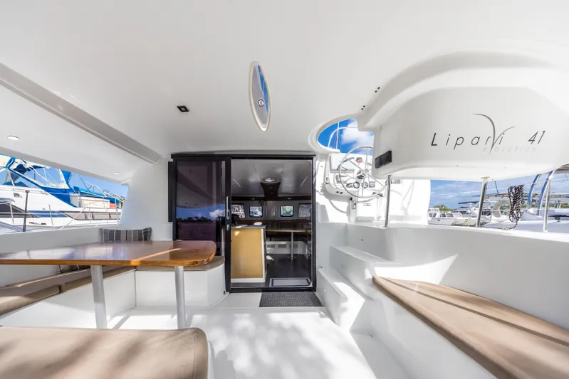 Breathing Room Yacht Photos Pics 