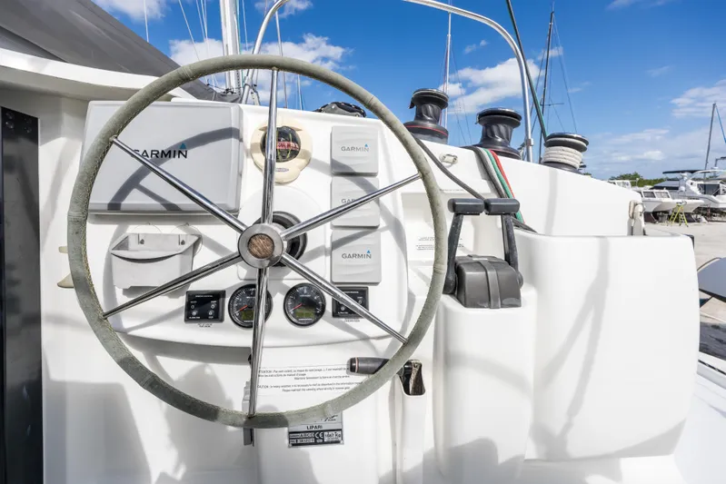 Breathing Room Yacht Photos Pics 