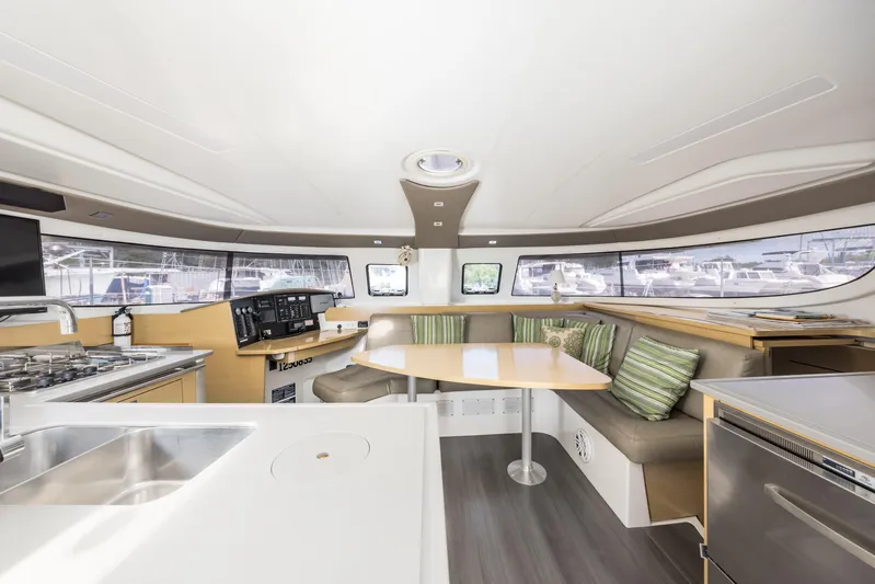 Breathing Room Yacht Photos Pics 