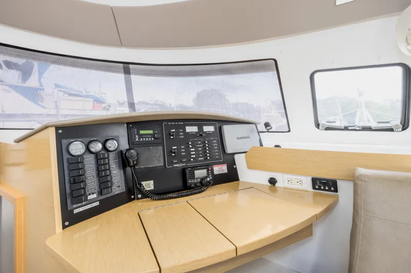 Breathing Room Yacht Photos Pics 