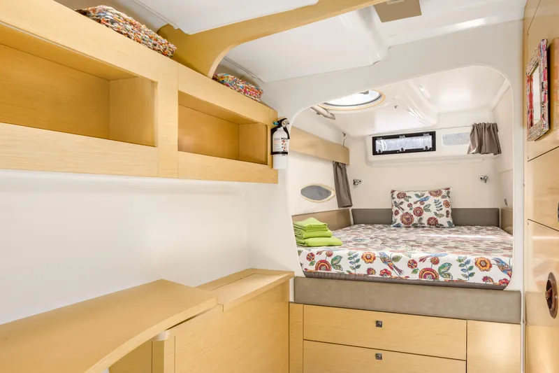 Breathing Room Yacht Photos Pics 