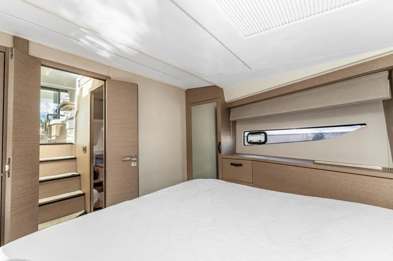 Next Waypoint Yacht Photos Pics Master Stateroom