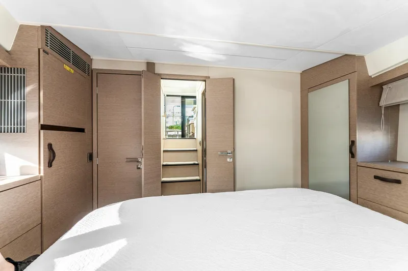 Next Waypoint Yacht Photos Pics Lots of Storage