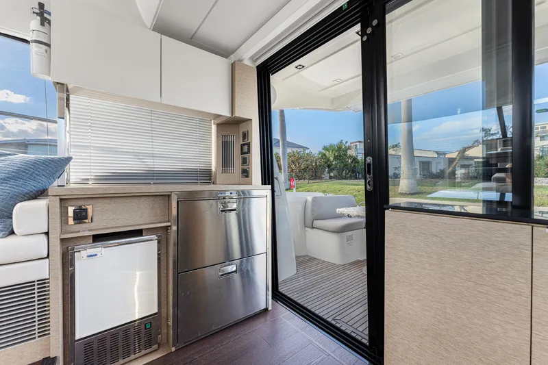 Next Waypoint Yacht Photos Pics Icemaker, Vitifrigio Refrigerator & Freezer