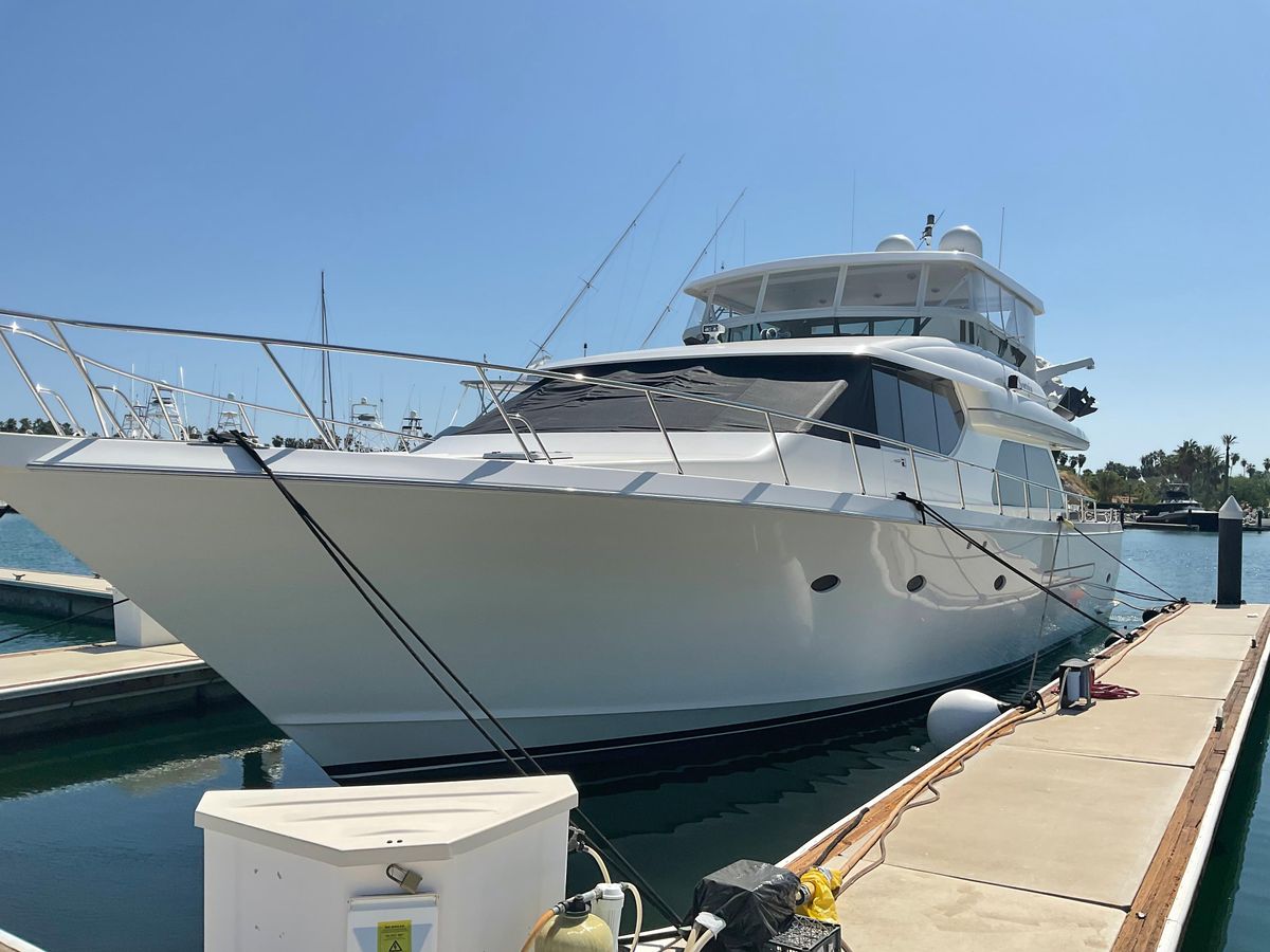 2002 West Bay 68 