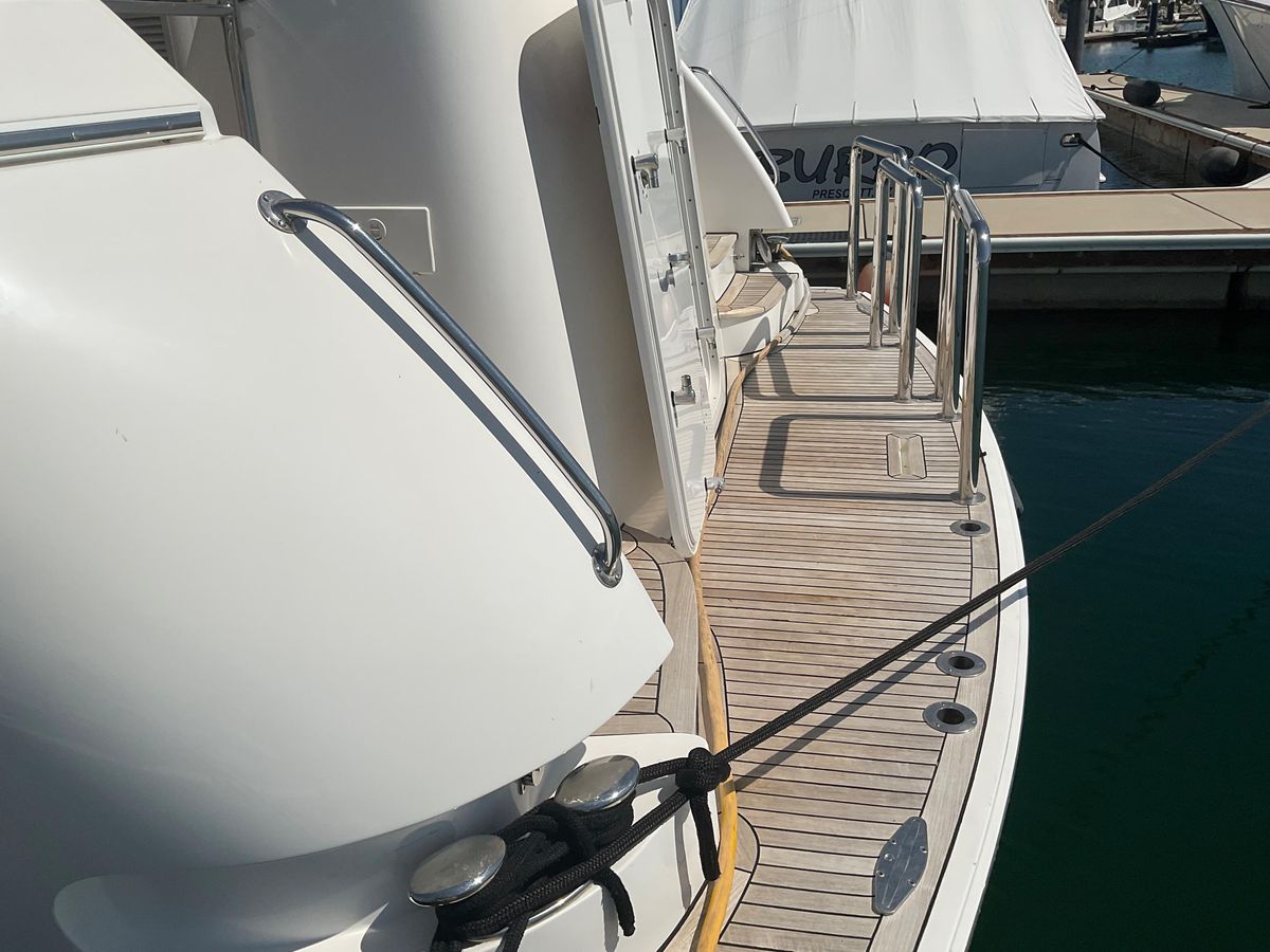 2002 West Bay 68 