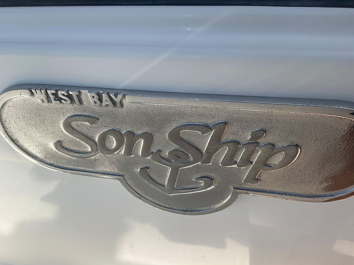 2002 West Bay 68 
