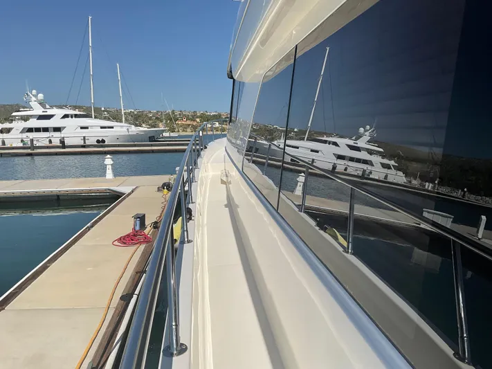  Yacht Photos Pics PORT SIDE