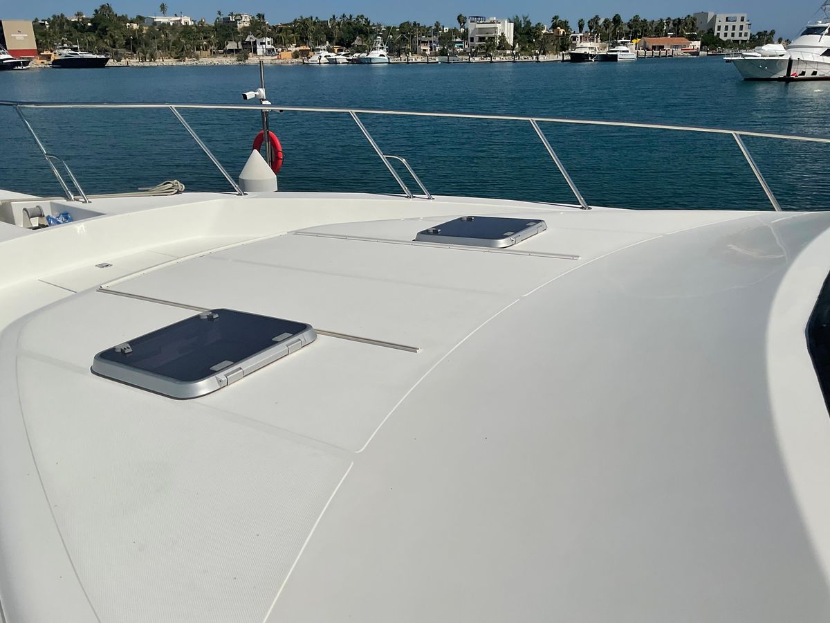 2002 West Bay 68 