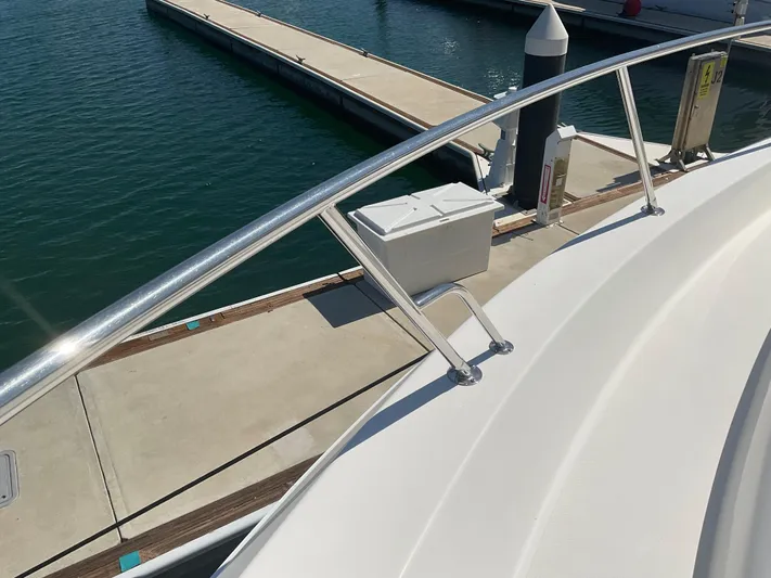  Yacht Photos Pics SIDE RAIL