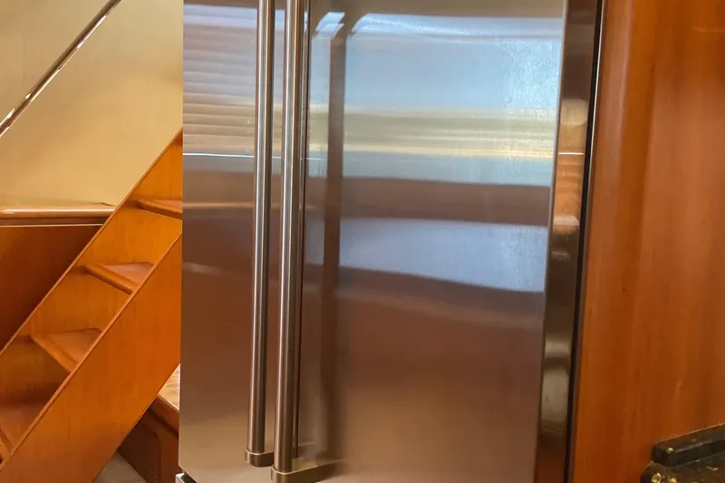  Yacht Photos Pics NEW SUB ZERO FRIDGE
