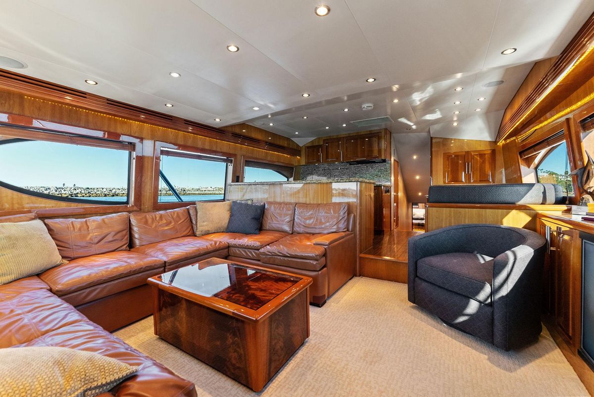 2007 Hatteras 64 