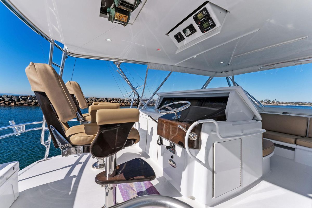 2007 Hatteras 64 