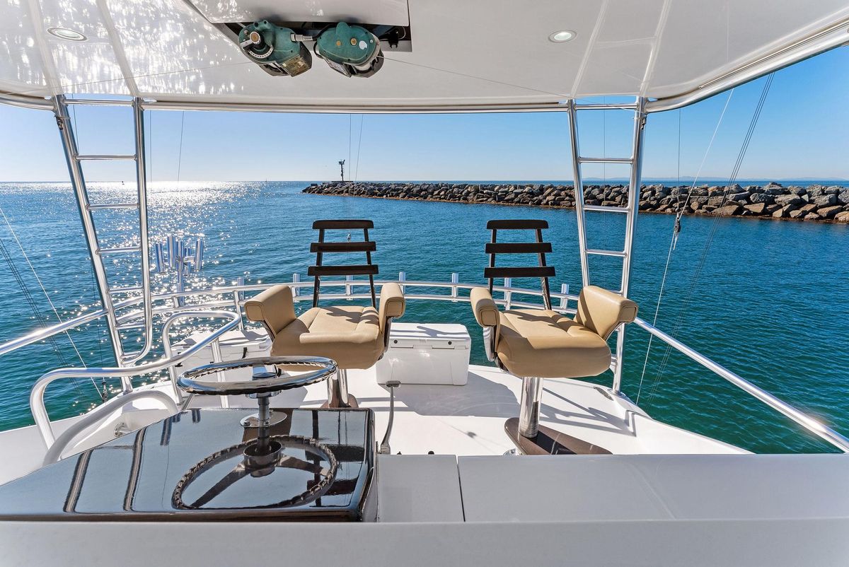 2007 Hatteras 64 