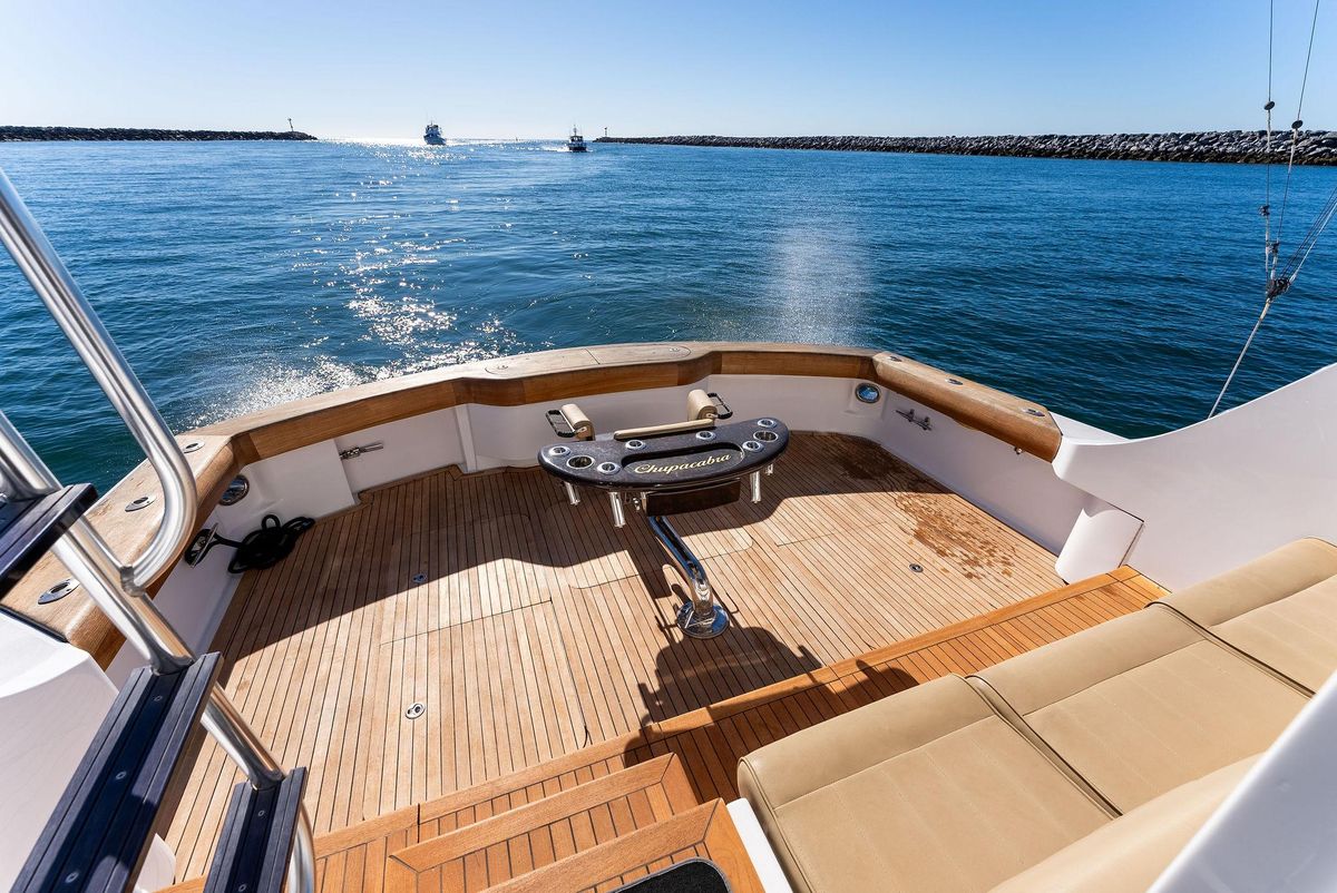 2007 Hatteras 64 