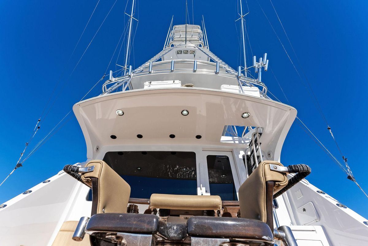 2007 Hatteras 64 