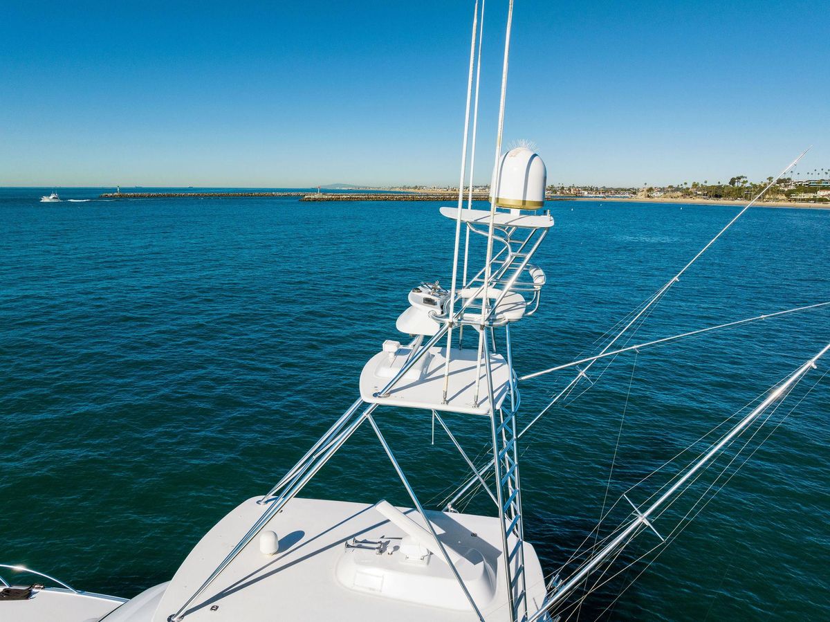 2007 Hatteras 64 