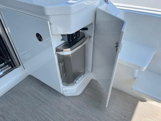 Valkyrie Yacht Photos Pics Wetbar