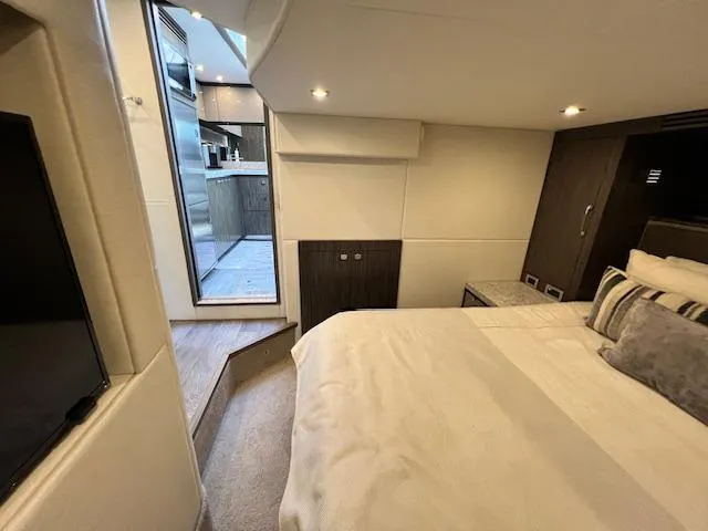 Valkyrie Yacht Photos Pics Master Stateroom