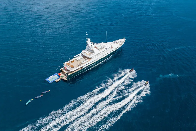 Emerald Yacht Photos Pics 