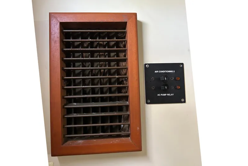 Eagle Yacht Photos Pics Air vent and control panel on 2008 Mainship Pilot 34 boat interior.