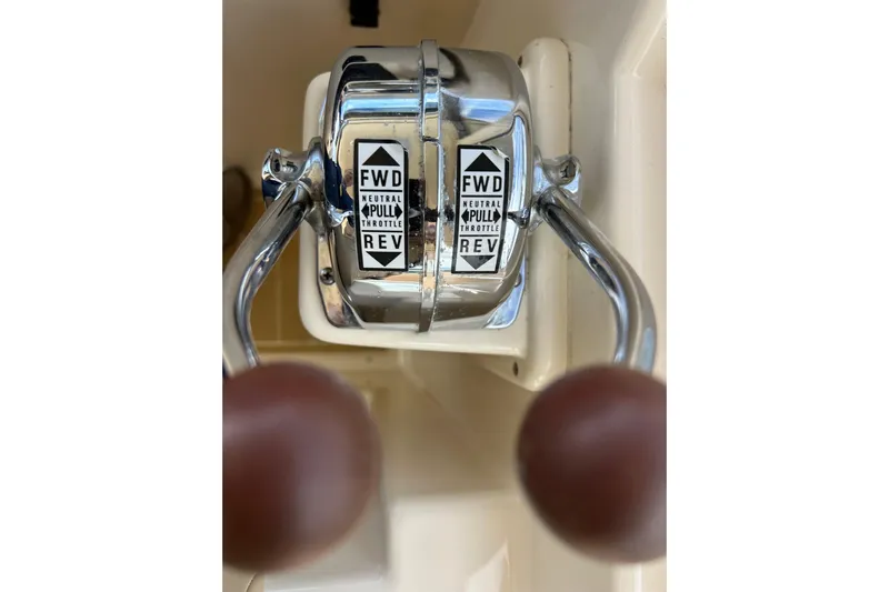 Eagle Yacht Photos Pics Close-up of throttle controls on a 2008 Mainship Pilot 34 boat.