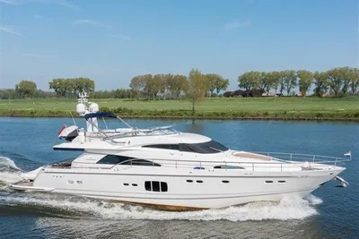 2010 Fairline Squadron 78