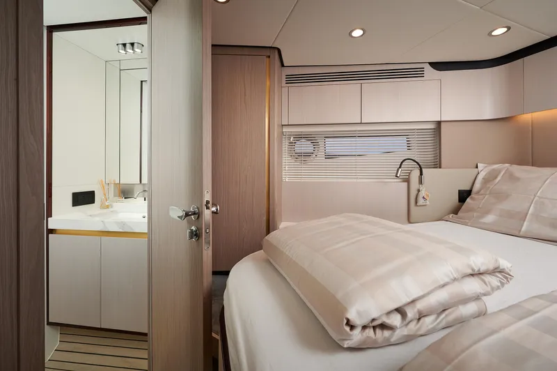 Uma Yacht Photos Pics 