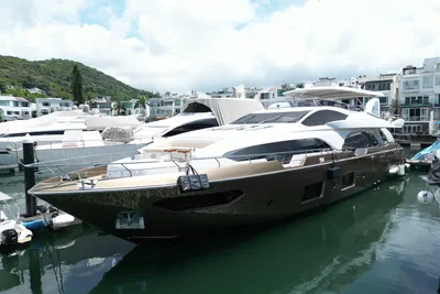 Azimut 100 Grande