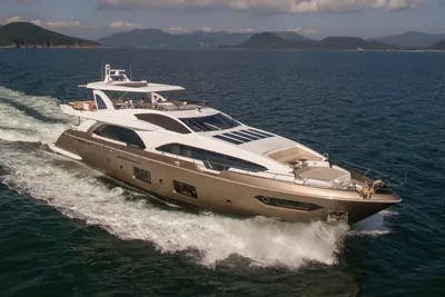 Azimut 100 Grande