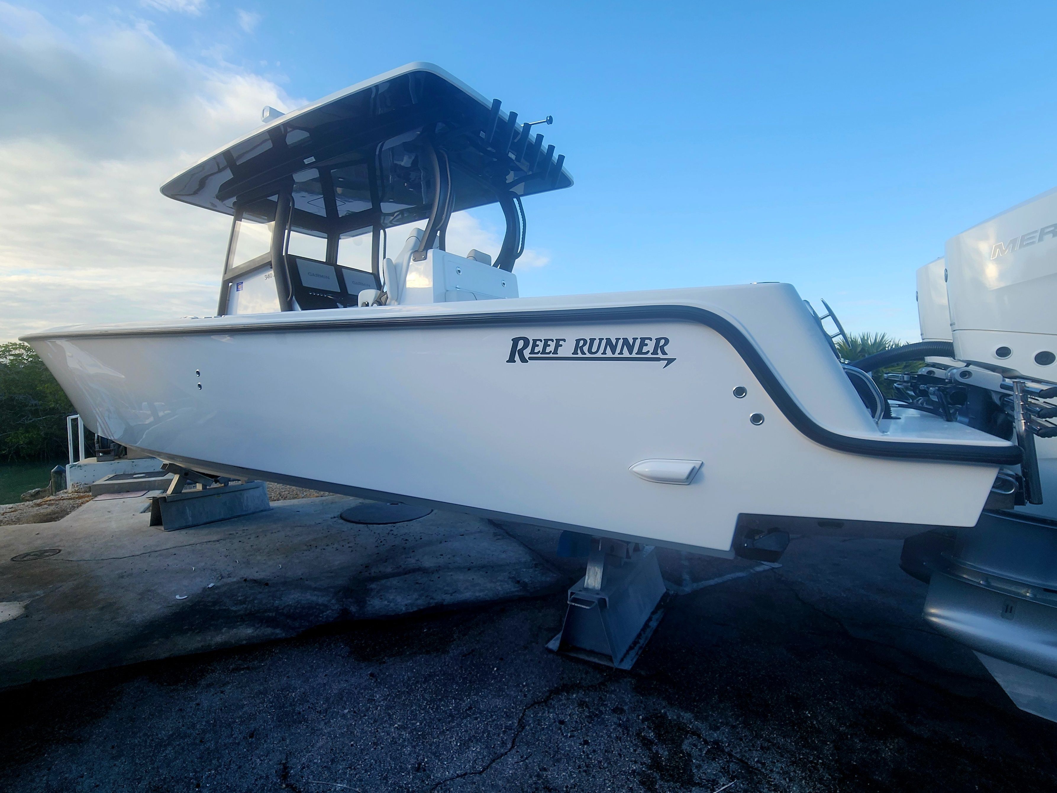 2025 REEF RUNNER 340 - Image 2