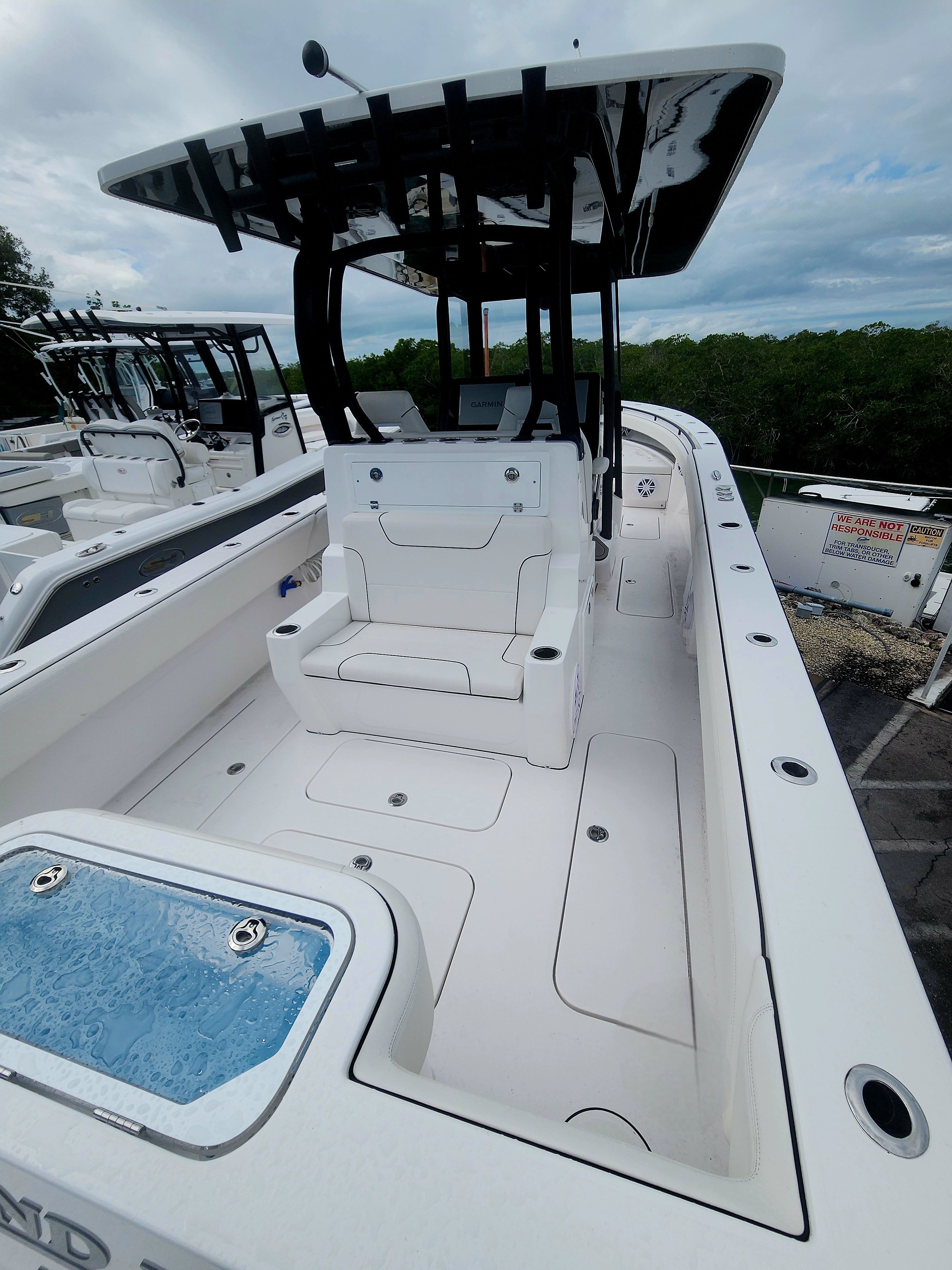 2025 REEF RUNNER 340 - Image 6