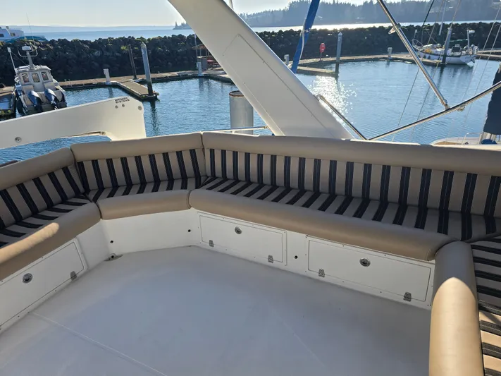 Third Wish Yacht Photos Pics Seating area on a 2005 Navigator 44C yacht in the harbor.
